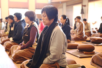 Followers in Chan Altar is focusing on sitting meditation